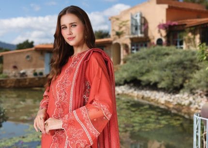 Raaya Luxury Embroidered Lawn (un stitched)